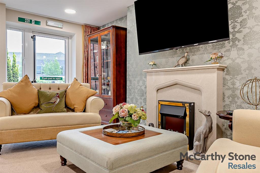 Homeowners Lounge