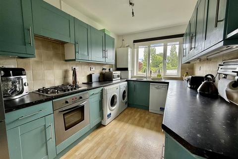 2 Cedar Close, Borehamwood, WD6 2ED