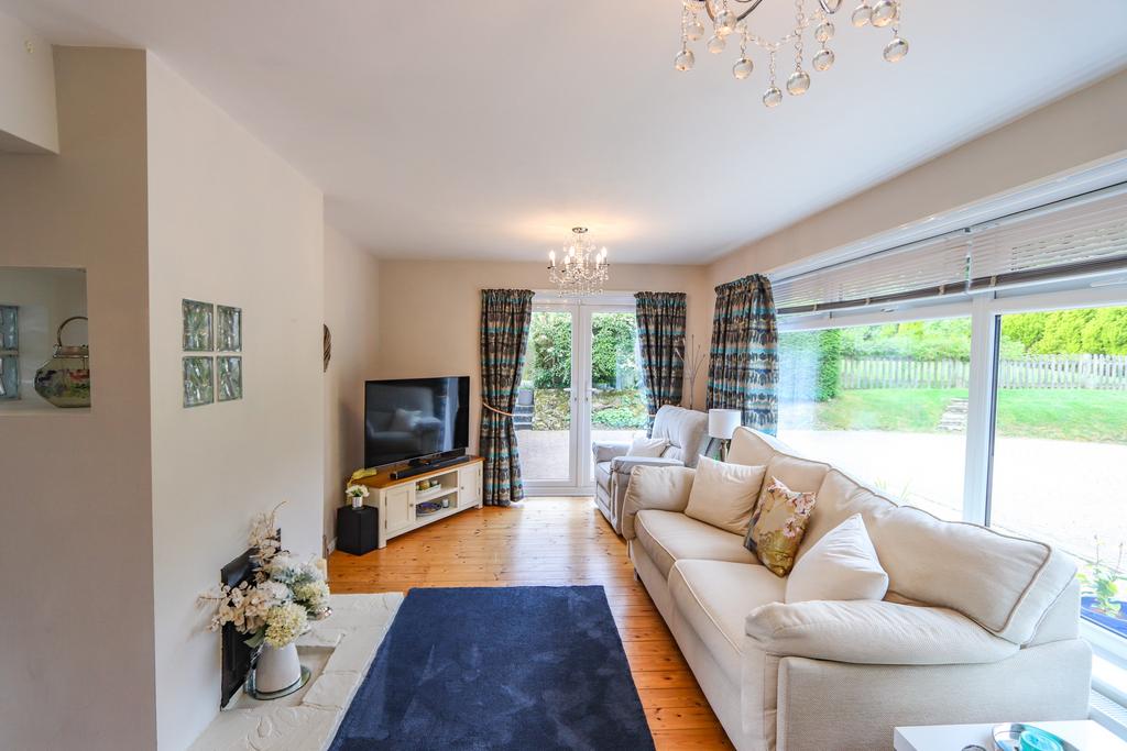 L shaped living/dining room