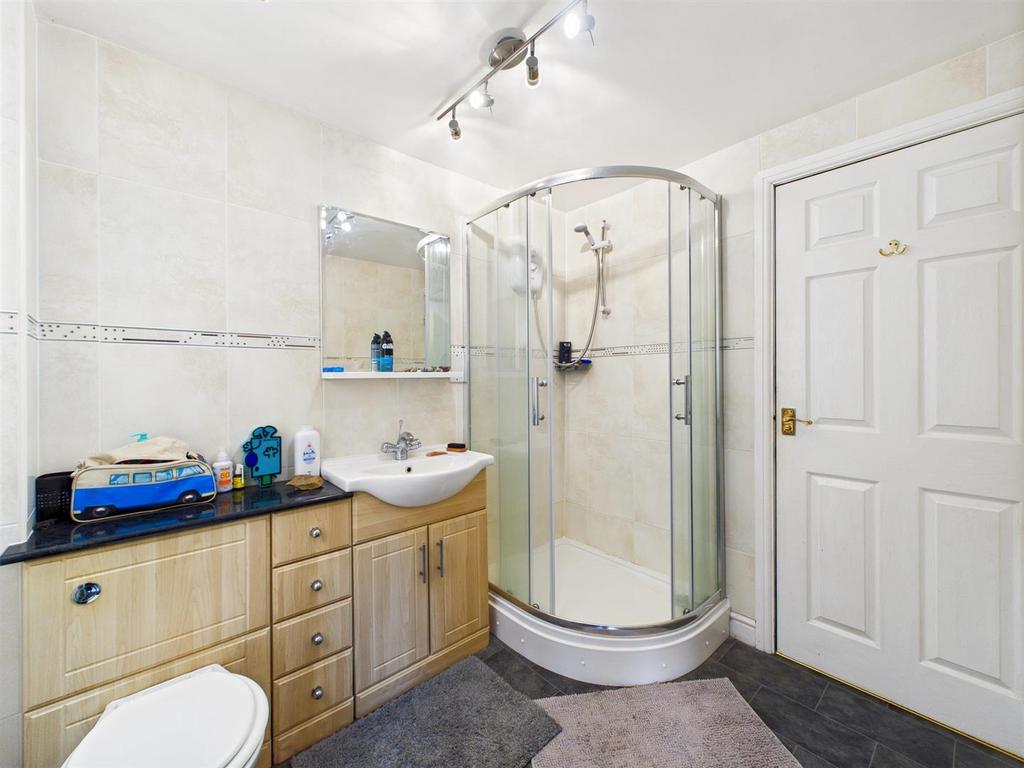 Jack and jill bathroom