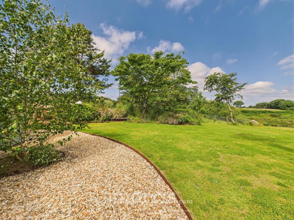 CAM02122 G0-PR0324-STILL057.jpg