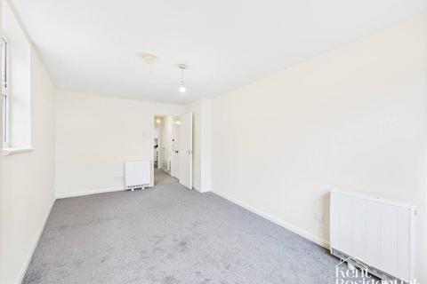 1 bedroom flat to rent, Holborn Lane, Chatham, ME4
