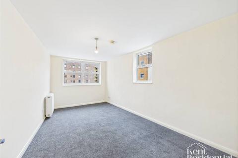 1 bedroom flat to rent, Holborn Lane, Chatham, ME4