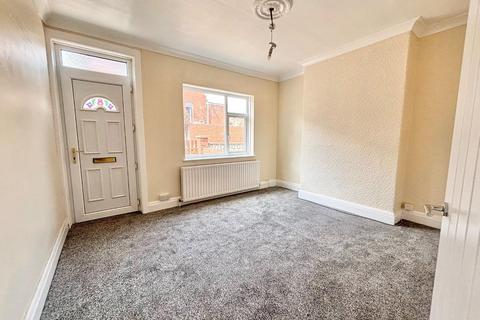 2 bedroom end of terrace house to rent, Crown Avenue, Barnsley