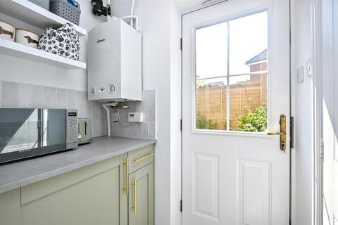 46 Beechfield Close, Stone Cross, Pevensey, BN24 5FH