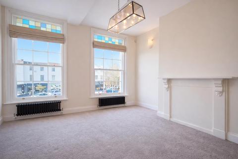 2 bedroom apartment for sale, Market Place Warwick
