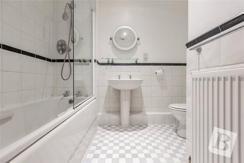 1 bedroom apartment for sale, Buckingham Court, Carlisle Road, Romford, RM1