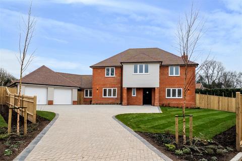 4 bedroom detached house for sale, 2 Stables Square, Barnham