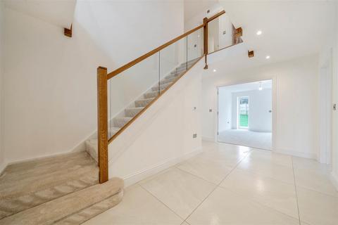 4 bedroom detached house for sale, 2 Stables Square, Barnham