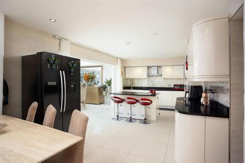 5 bedroom semi-detached house for sale, Farrar Lane, Leeds LS16