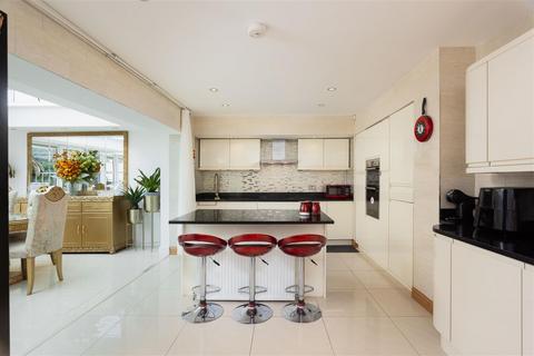 5 bedroom semi-detached house for sale, Farrar Lane, Leeds LS16