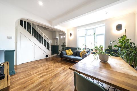 39 Middleton Road, Morden, SM4 6RU