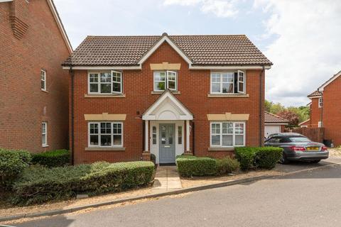 4 bedroom detached house for sale, Hoveton Way, IG6