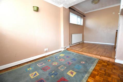 3 bedroom semi-detached house for sale, South Avenue, Hullbridge, Hockley