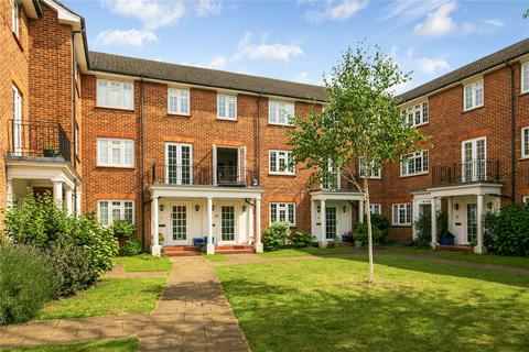 8 Kenmore Close, Richmond, TW9 3JG