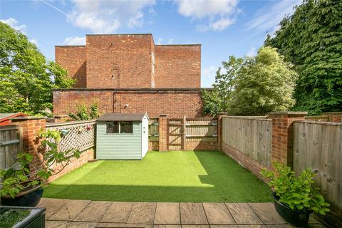 8 Kenmore Close, Richmond, TW9 3JG