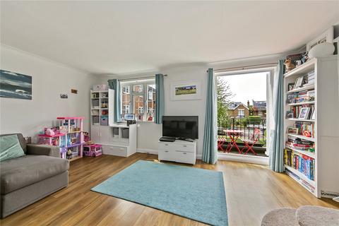 8 Kenmore Close, Richmond, TW9 3JG