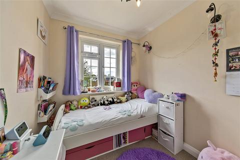 8 Kenmore Close, Richmond, TW9 3JG