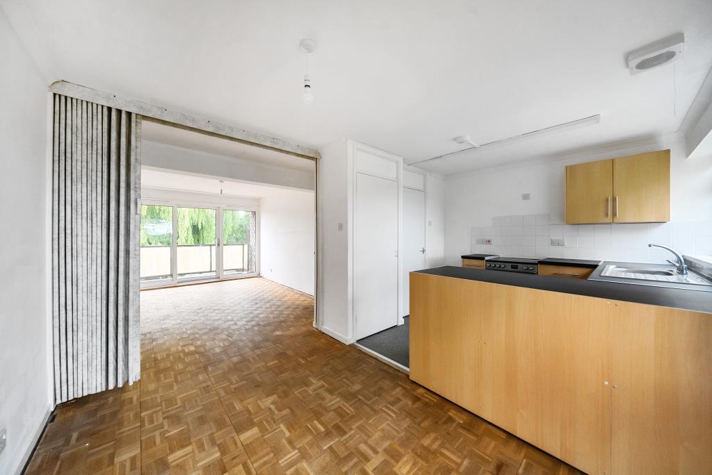 Kitchen / Reception