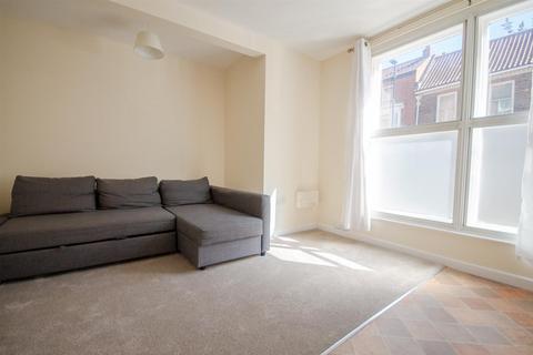 1 bedroom apartment to rent, Gillygate, York, YO31 7EA