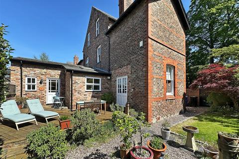 5 bedroom semi-detached house for sale, Claremont Grove, Hale