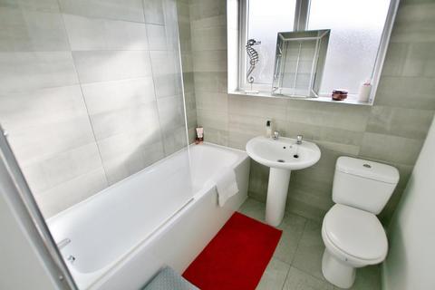 3 bedroom semi-detached house to rent, Patterdale Close, Dronfield Woodhouse, S18