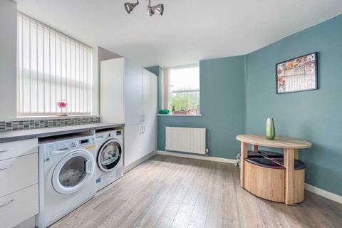 3 bedroom terraced house for sale, Crossbank Road, Batley