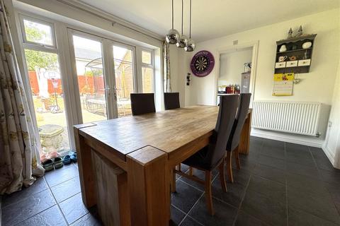 4 bedroom detached house for sale, Meek Road, Newent GL18