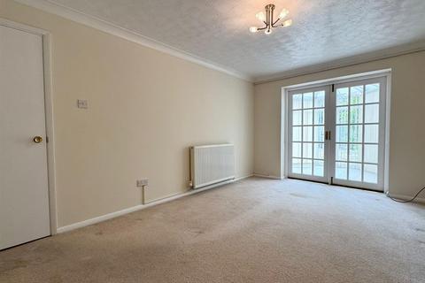 5 Beauchamp Close, Sutton Coldfield, B76 1UE