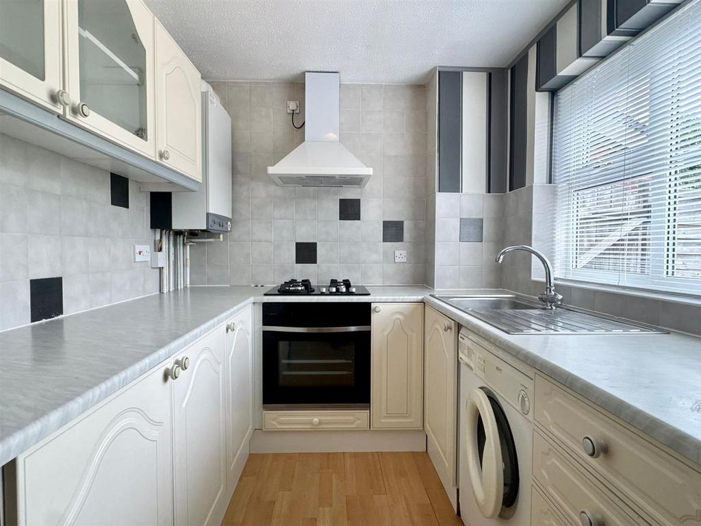 Kitchen (1).jpg
