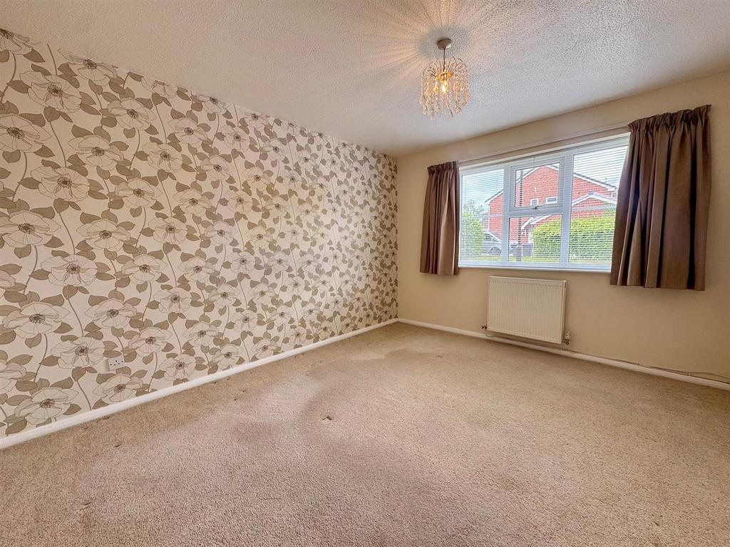 Bedroom 1 (1).jpg