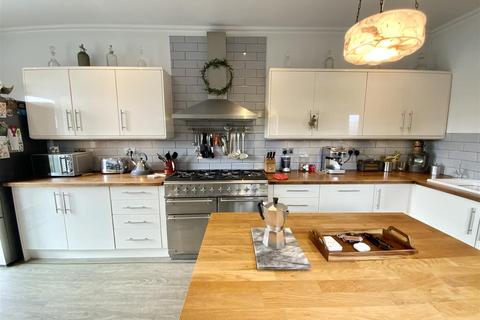 5 bedroom end of terrace house for sale, Cambridge Street, Wolverton, Milton Keynes