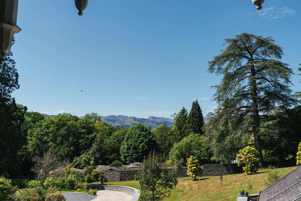 3 Wansfell View