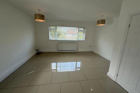 3 bedroom apartment to rent, Hermitage Court, Hale WA15 8BH