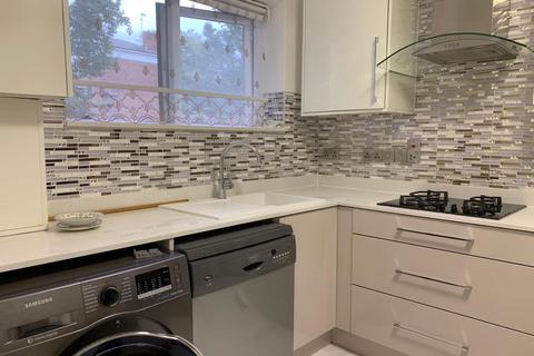 2 bedroom flat to rent, 2 BEDROOM GARDEN FLAT ARRAN WALK