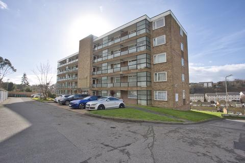 2 bedroom flat to rent, Collingwood Court, Collingwood Rise, Folkestone, Kent, CT20