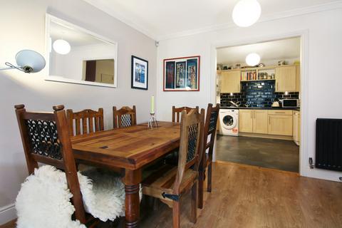 6/4 Pilrig Heights, Edinburgh, EH6 5BF