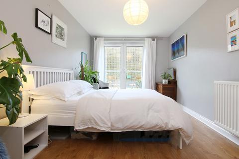 6/4 Pilrig Heights, Edinburgh, EH6 5BF