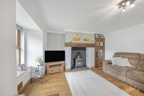 4 bedroom semi-detached house for sale, Skewen, Neath
