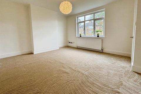 7 Leafield Grove, Bradford, BD2 3SA