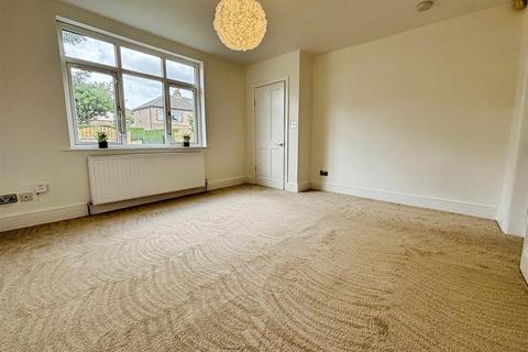 7 Leafield Grove, Bradford, BD2 3SA