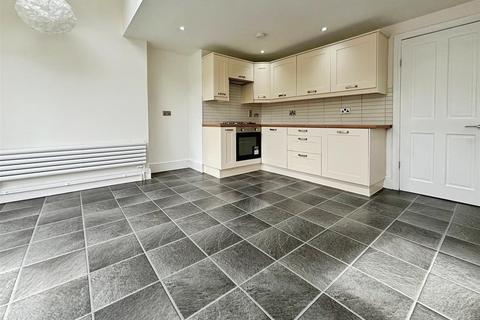7 Leafield Grove, Bradford, BD2 3SA