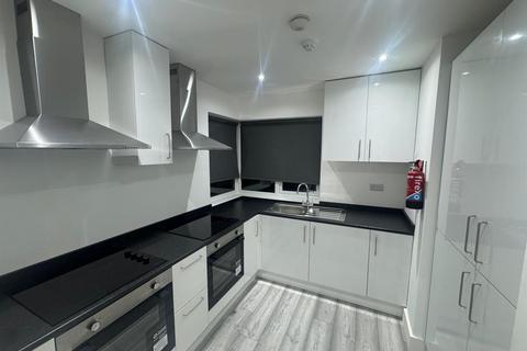 Studio to rent, The Avenue, Harrow
