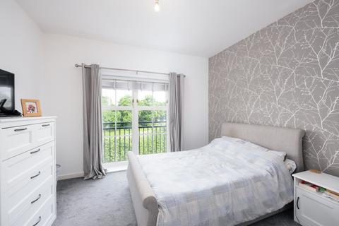 2 bedroom flat to rent, Pine Street, Aylesbury HP19