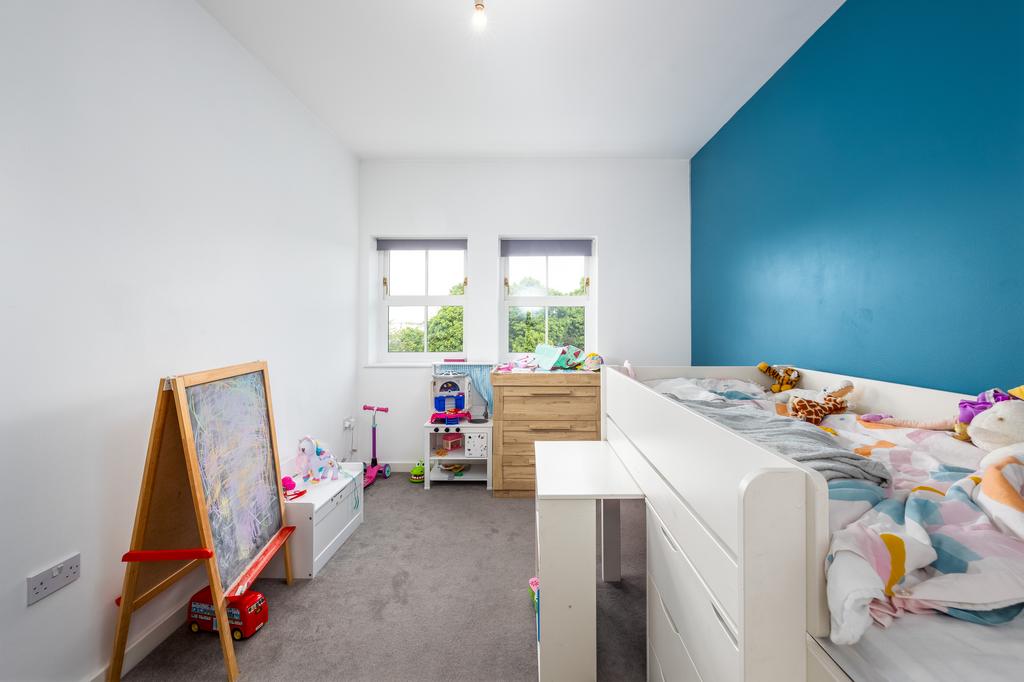 27 Broka Court, Aylesbury HP19 7 HX-4