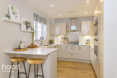 undefined, Ryder Gardens, Bovingdon Village
