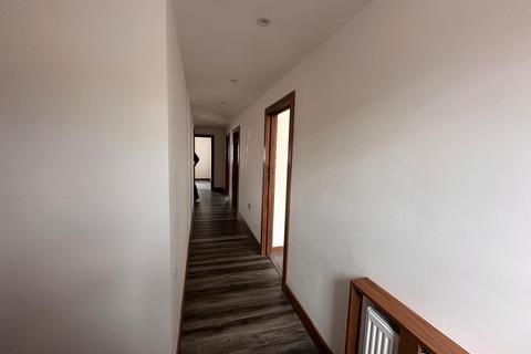 3 bedroom flat to rent, York Road, Camberley GU15