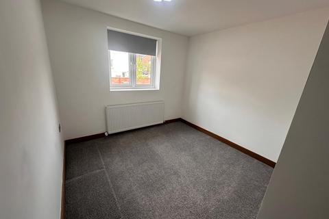 3 bedroom flat to rent, York Road, Camberley GU15
