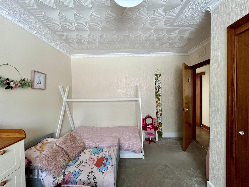 5 Queen Elizabeth Drive, Castle Douglas - Williams