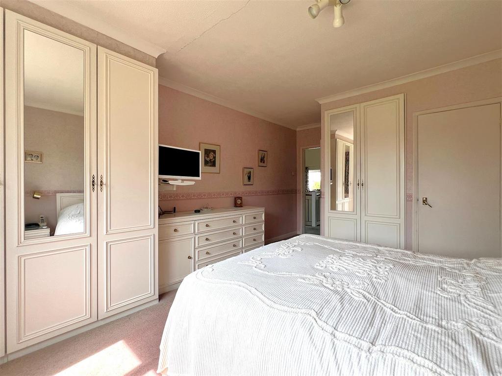 Bed 1.1.jpg
